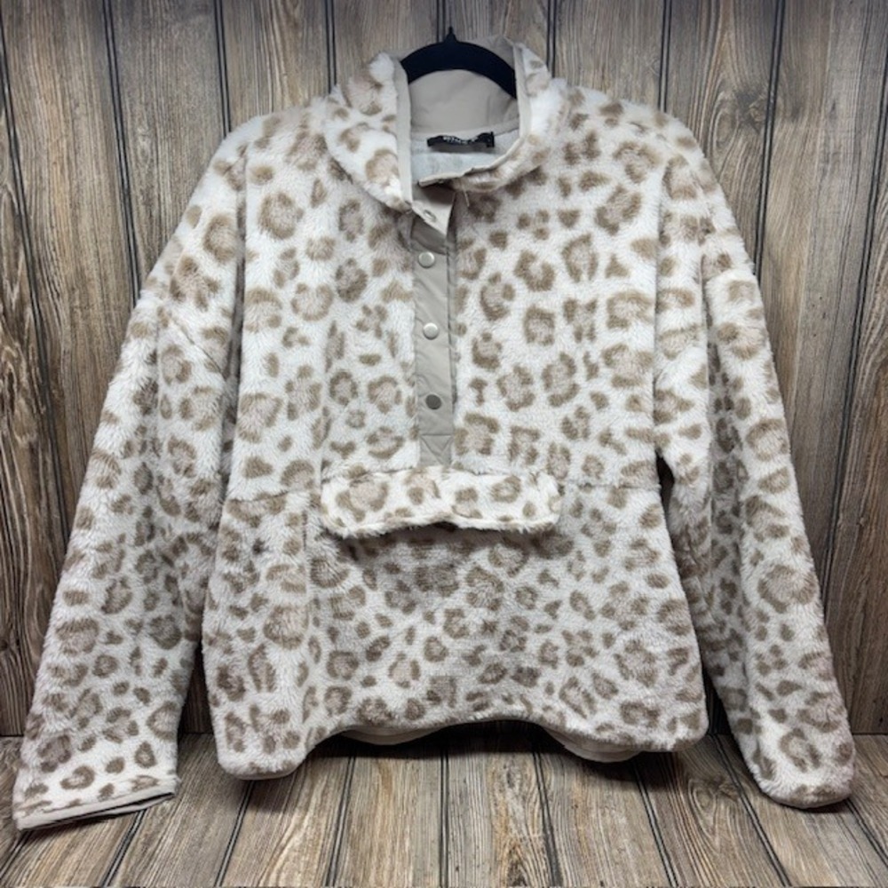 Blue B Collection Leopard Print Fuzzy Fleece Pullover Top Size L